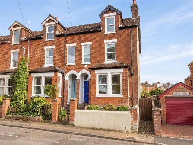 4 Bedroom Town House