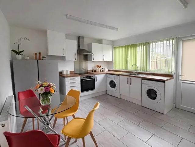 4 Bedroom Town House To Rent In Mundy Close, Derby, DE1