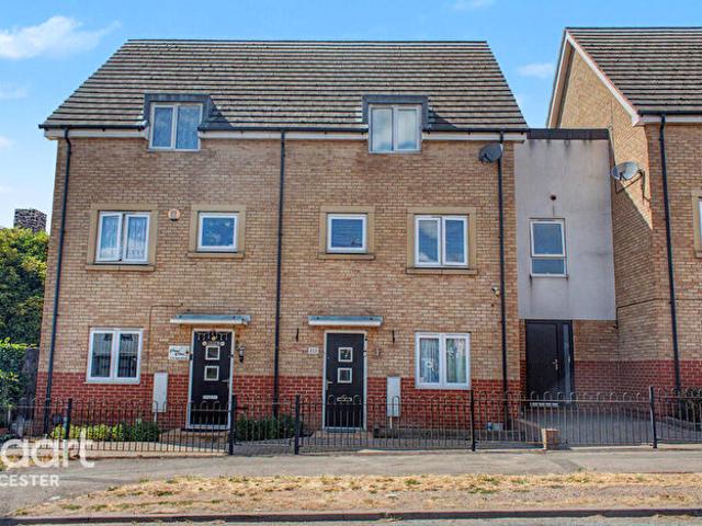 4 Bedroom Town House To Rent In Humberstone Lane, Leicester, LE4