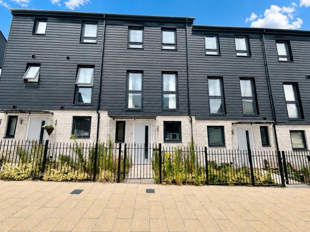 4 bedroom town house to rent