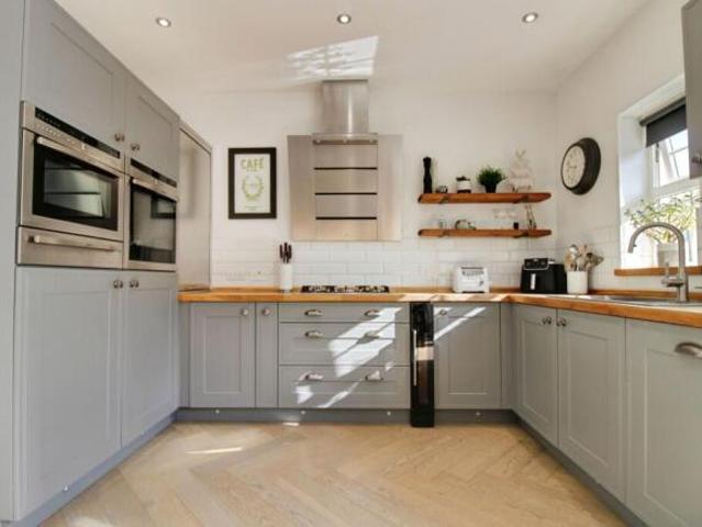 4 bedroom town house for sale in Eastbury Way, Redhouse, SN25
