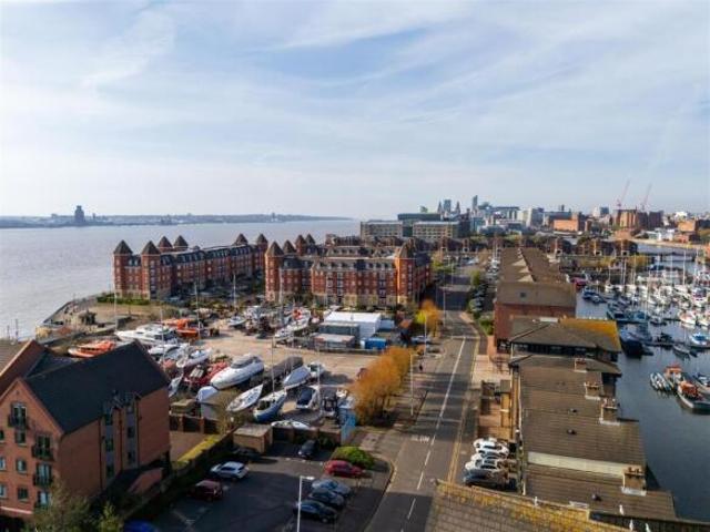 4 bedroom town house for sale in South Ferry Quay, Liverpool, L3