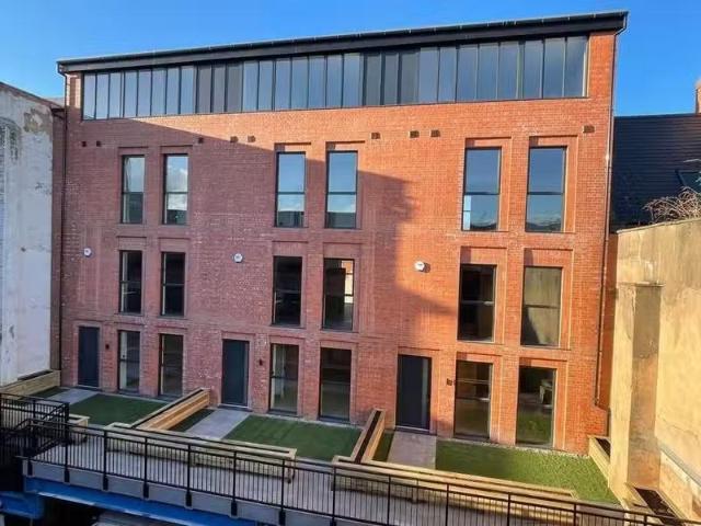 4 bedroom town house for rent in Tenby Street, Jewellery Quart.