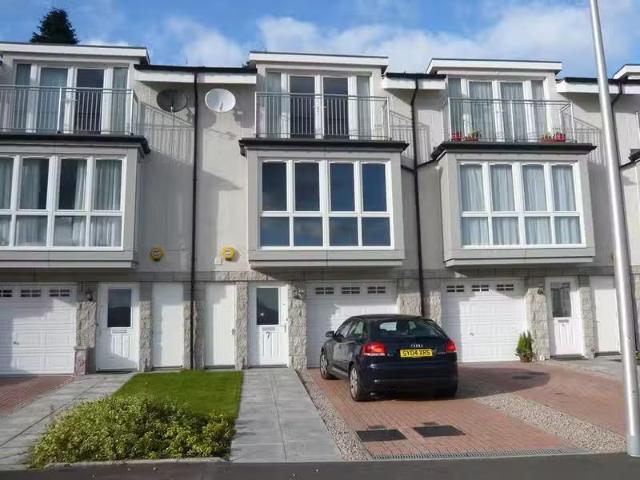 4 bedroom town house for rent in Woodlands Terrace, Cults, AB15