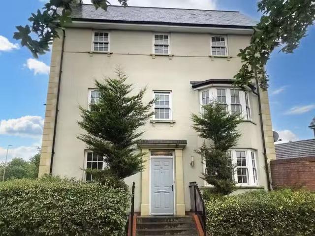 4 bedroom town house for rent in Glastonbury Road, Wells, Some.