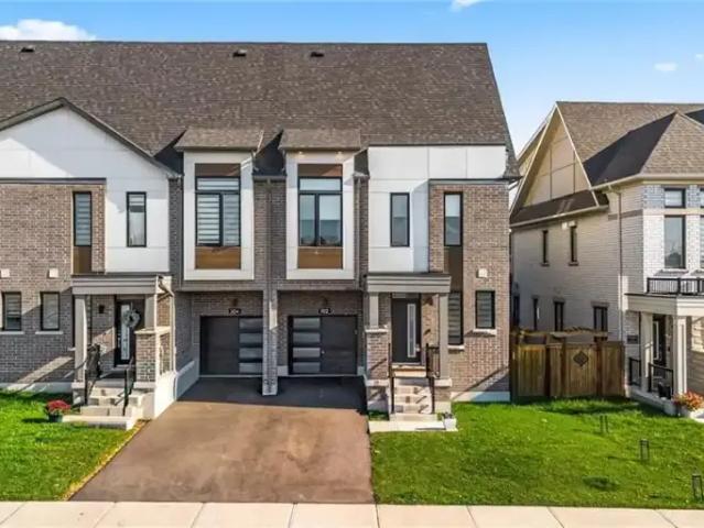 4 Bedroom Townhouse Oakville ON 105151043