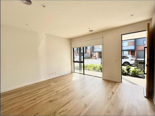 4 Bedroom Townhouse Burwood Brickworks