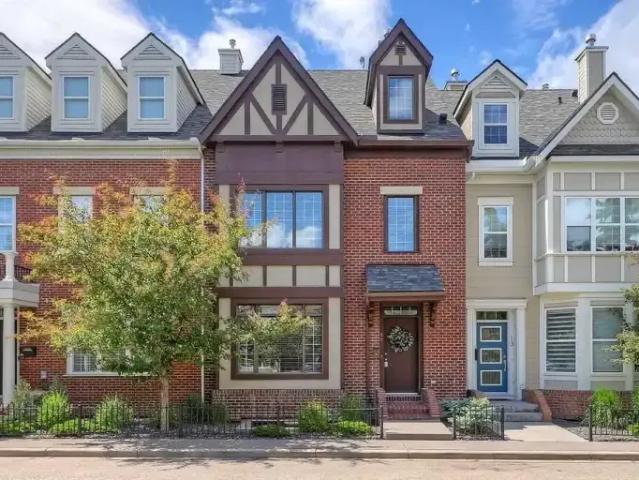 4 Bedroom Townhouse Calgary AB 104956667