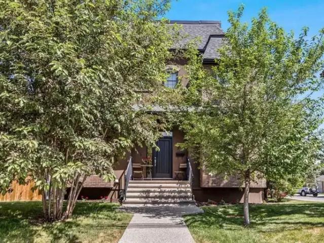 4 Bedroom Townhouse Calgary AB 104985949
