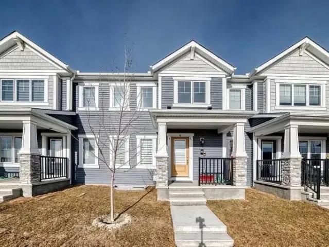 4 Bedroom Townhouse Calgary AB 105150825