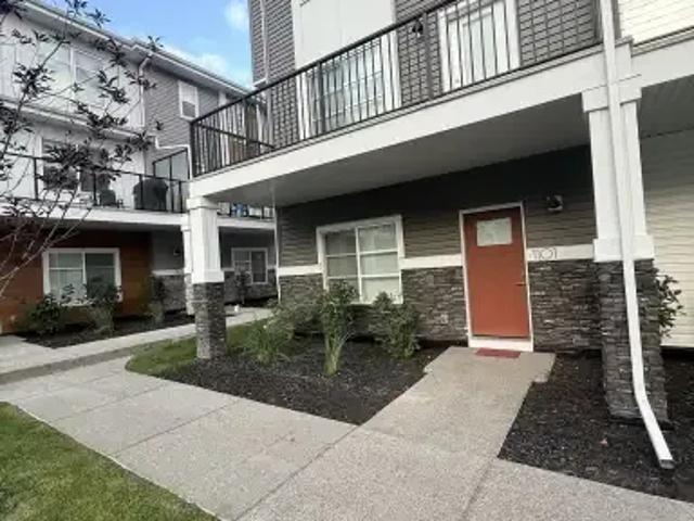 4 Bedroom Townhouse Calgary AB 105467435