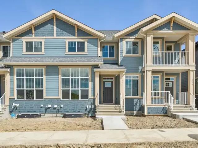 4 Bedroom Townhouse Calgary AB 105526034