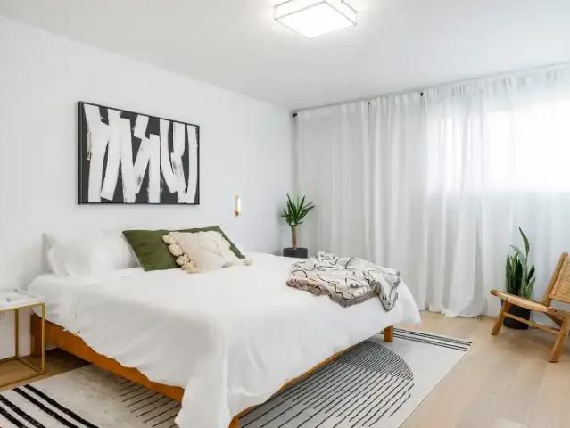 4 Bedroom Townhouse Calgary AB 105554368