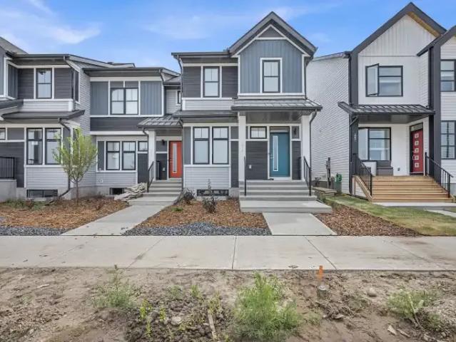4 Bedroom Townhouse Calgary AB LS104876650
