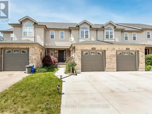 4 Bedroom Townhouse Cambridge ON 104598452