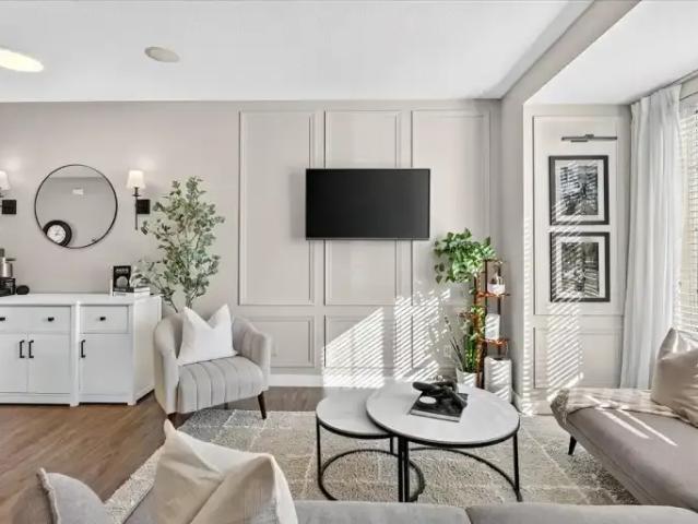 4 Bedroom Townhouse Chestermere AB 105654071