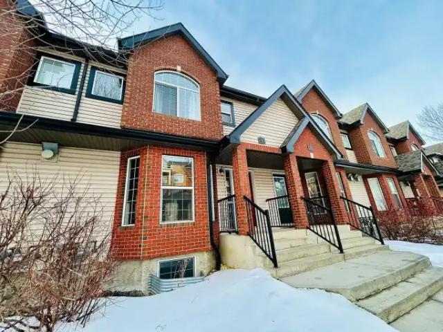 4 Bedroom Townhouse Edmonton AB 104181172