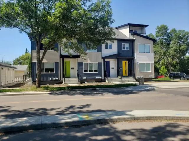 4 Bedroom Townhouse Edmonton AB 104401191