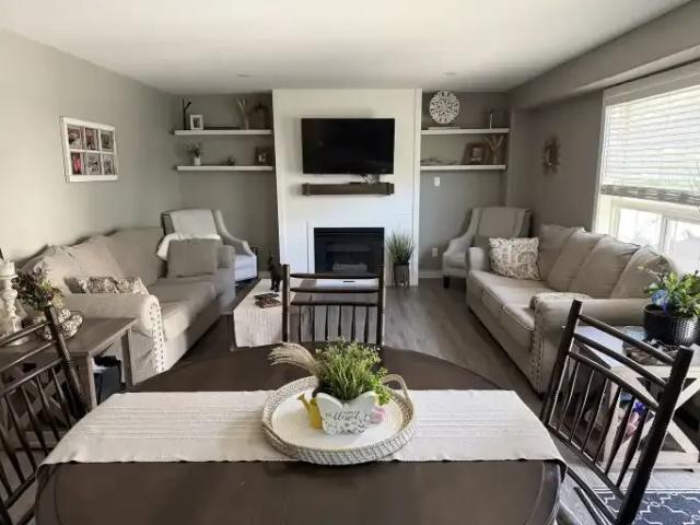 4 Bedroom Townhouse Edmonton AB 104506766