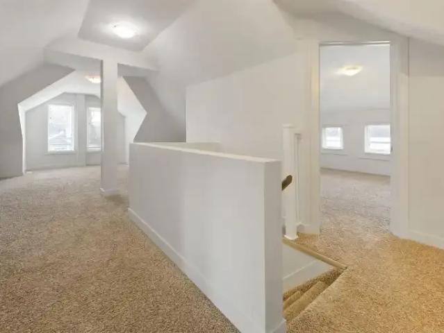 4 Bedroom Townhouse Edmonton AB 104535397