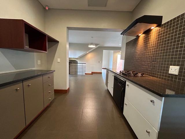 4 Bedroom Townhouse For Sale in Menlo Park