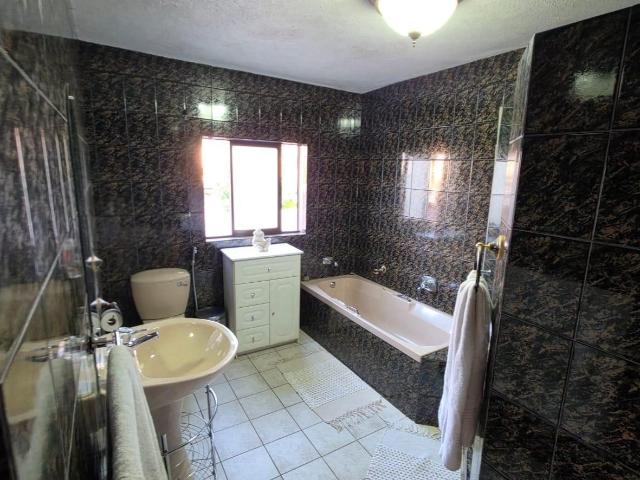 4 Bedroom Townhouse For Sale in Meyersdal