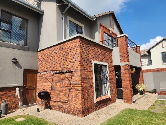 4 Bedroom Townhouse For Sale in Meyersdal Nature Estate