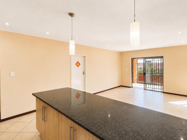 4 Bedroom Townhouse For Sale in Mooikloof Ridge