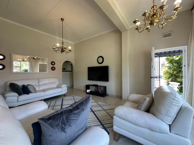 4 Bedroom Townhouse For Sale in Morningside