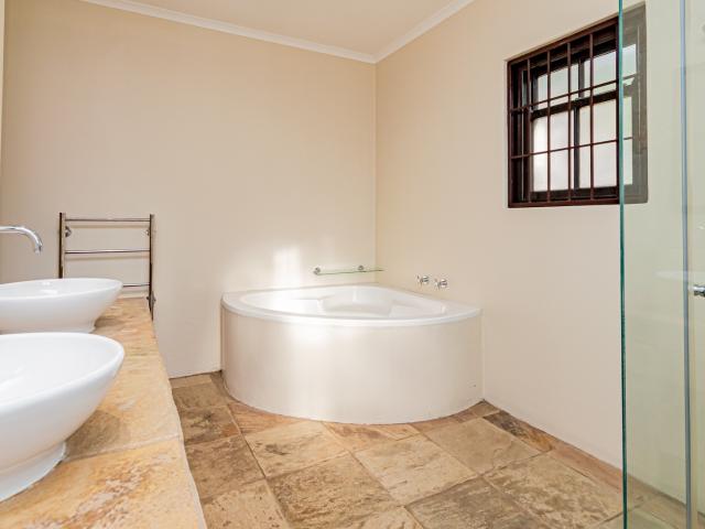 4 Bedroom Townhouse For Sale in Morningside