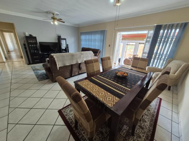 4 Bedroom Townhouse For Sale in New Redruth