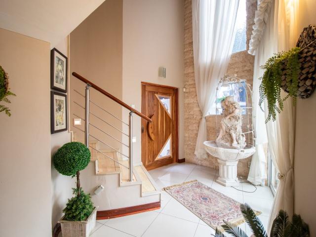 4 Bedroom Townhouse For Sale in New Redruth