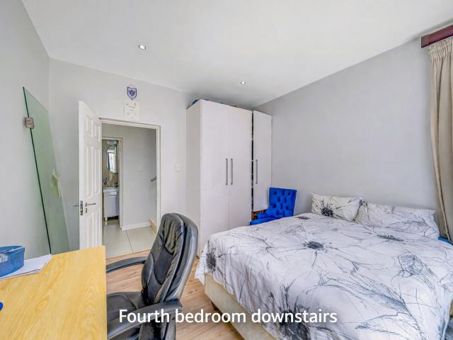 4 Bedroom Townhouse For Sale in North Riding