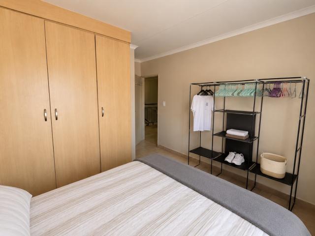 4 Bedroom Townhouse For Sale in Oukraal Estate
