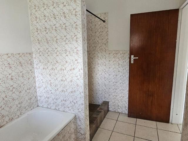 4 Bedroom Townhouse For Sale in Amanzimtoti