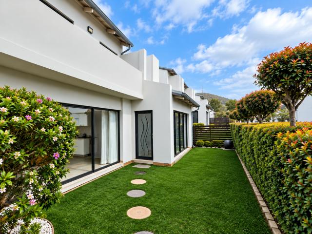 4 Bedroom Townhouse For Sale in Amorosa