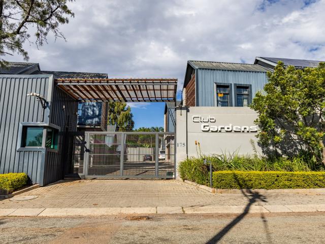 4 Bedroom Townhouse For Sale in Ashlea Gardens