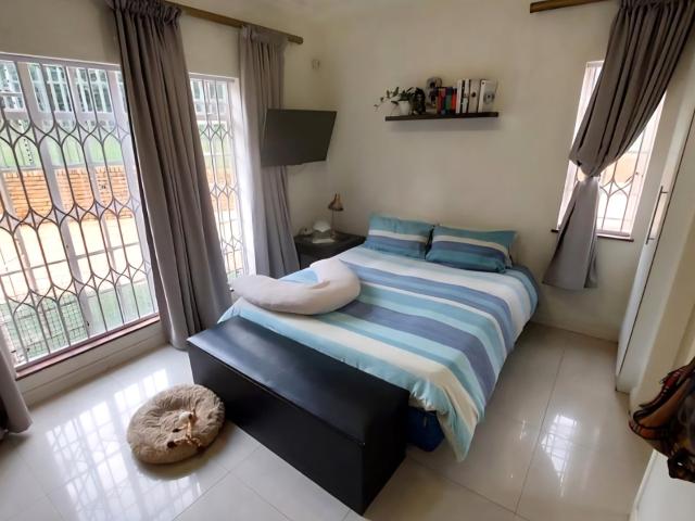 4 Bedroom Townhouse For Sale in Bassonia