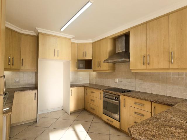 4 Bedroom Townhouse For Sale in Beacon Bay