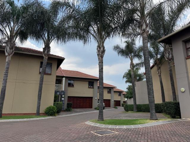 4 Bedroom Townhouse For Sale in Bedfordview