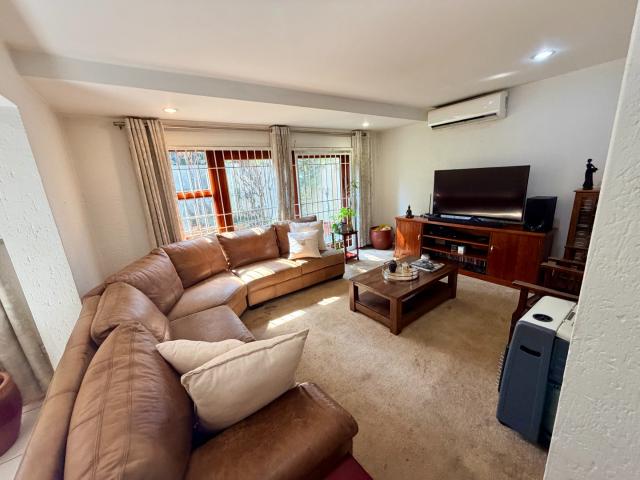 4 Bedroom Townhouse For Sale in Bruma