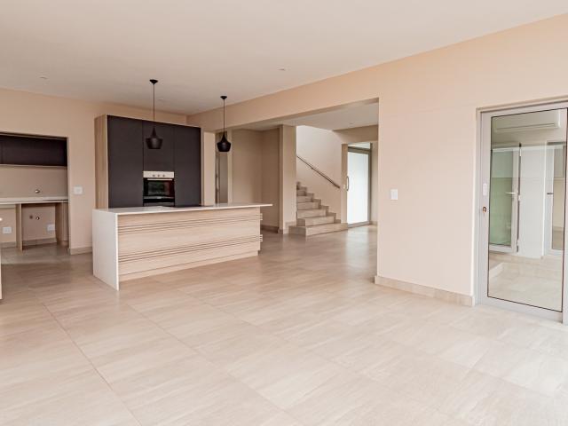 4 Bedroom Townhouse For Sale in Bryanston