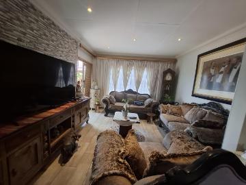 4 Bedroom Townhouse For Sale in Dal Fouche