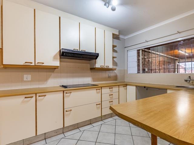 4 Bedroom Townhouse For Sale in Faerie Glen