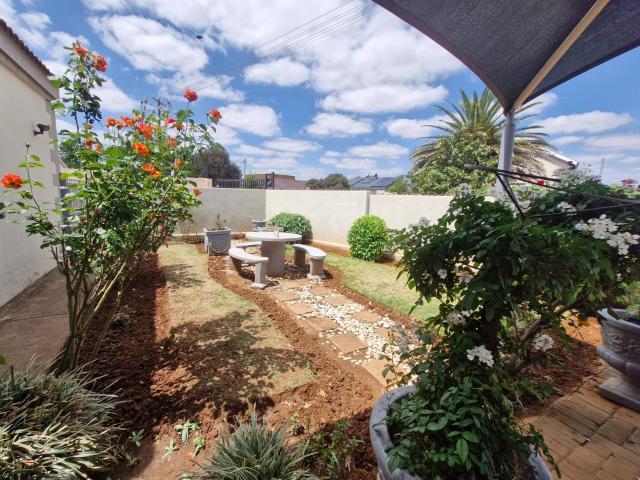 4 Bedroom Townhouse For Sale in Fochville
