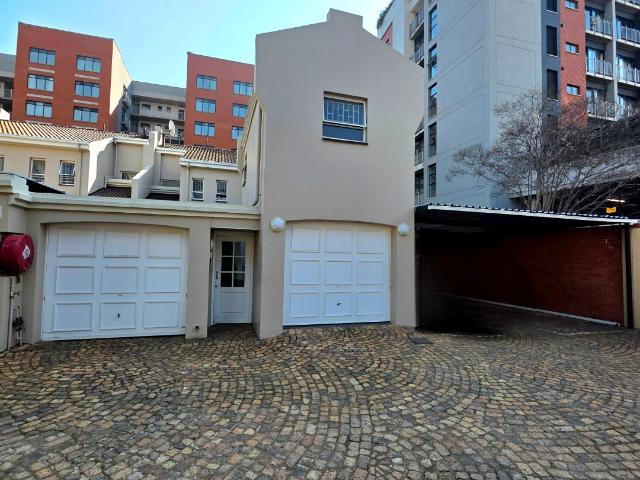 4 Bedroom Townhouse For Sale in Hatfield