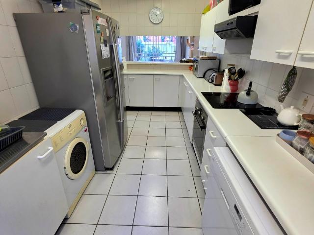 4 Bedroom Townhouse For Sale in Hatfield