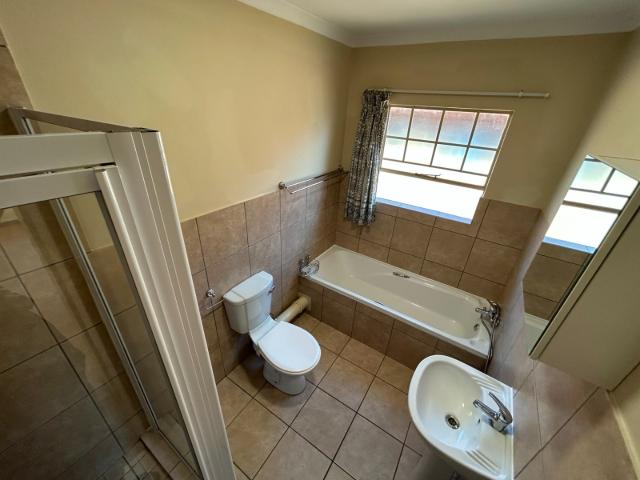 4 Bedroom Townhouse For Sale in Hazeldean