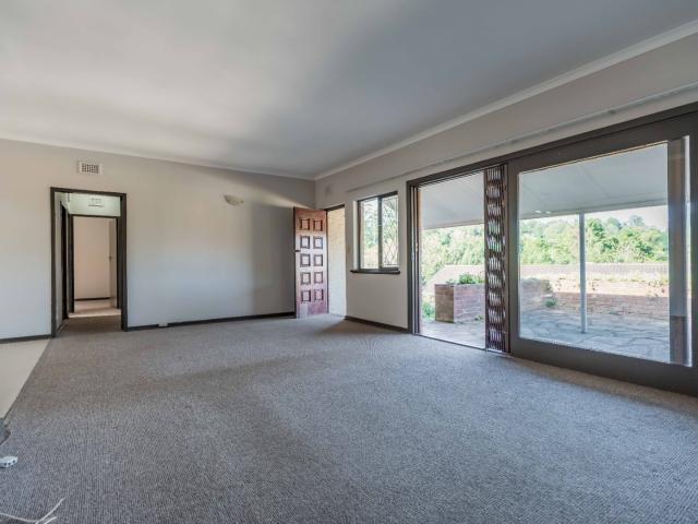 4 Bedroom Townhouse For Sale in Hillcrest Central