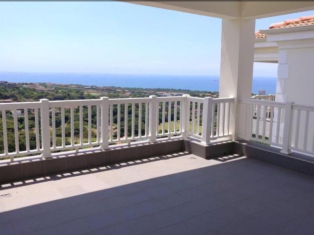 4 Bedroom Townhouse For Sale in La Lucia Ridge